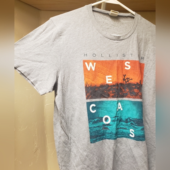 Hollister Graphic Tee- West coast - Picture 3 of 4